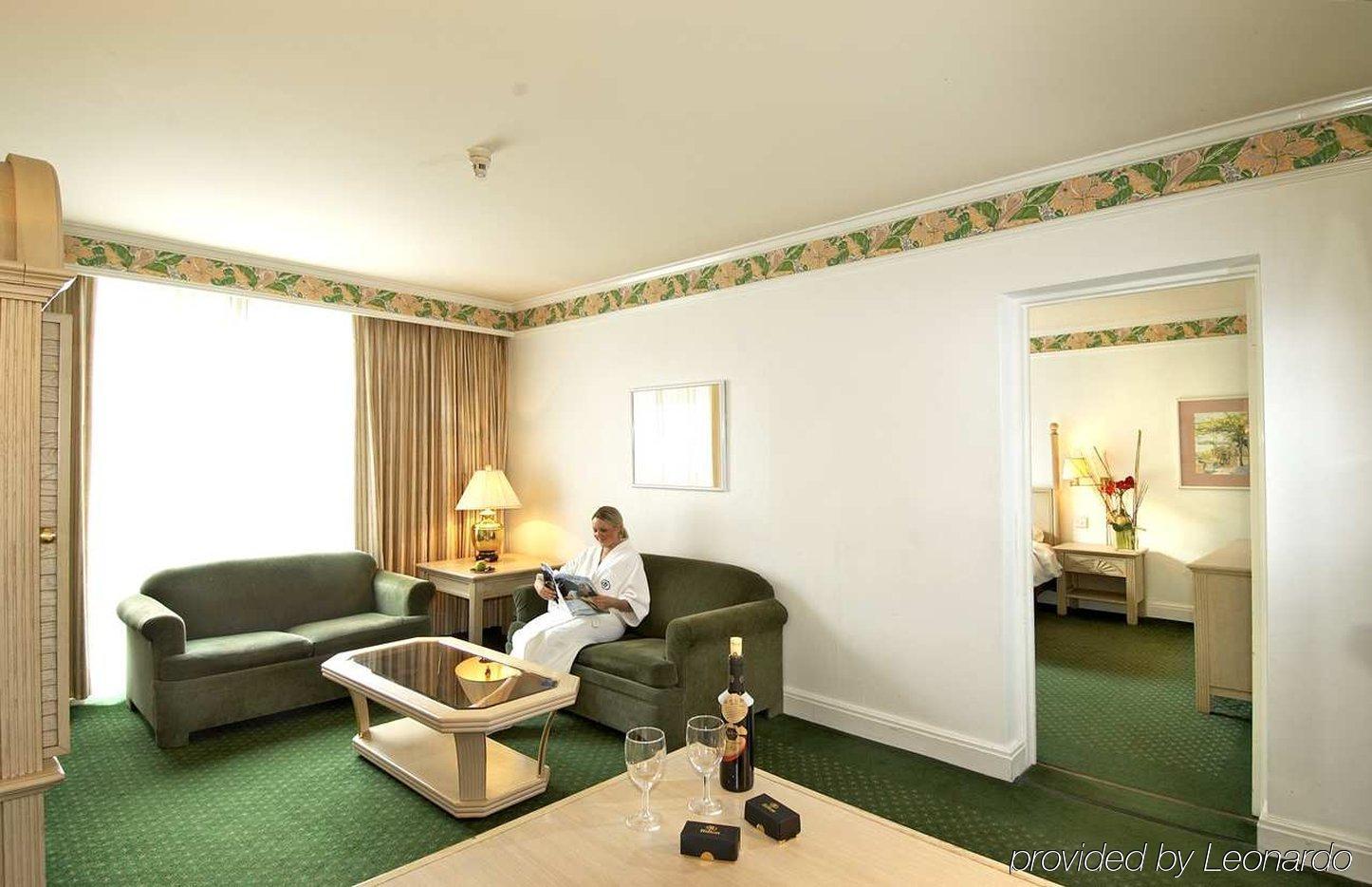 Bromsgrove Hotel And Spa Oda fotoğraf